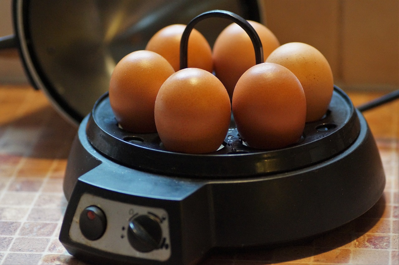 В каква вода е правилно да варите яйца?